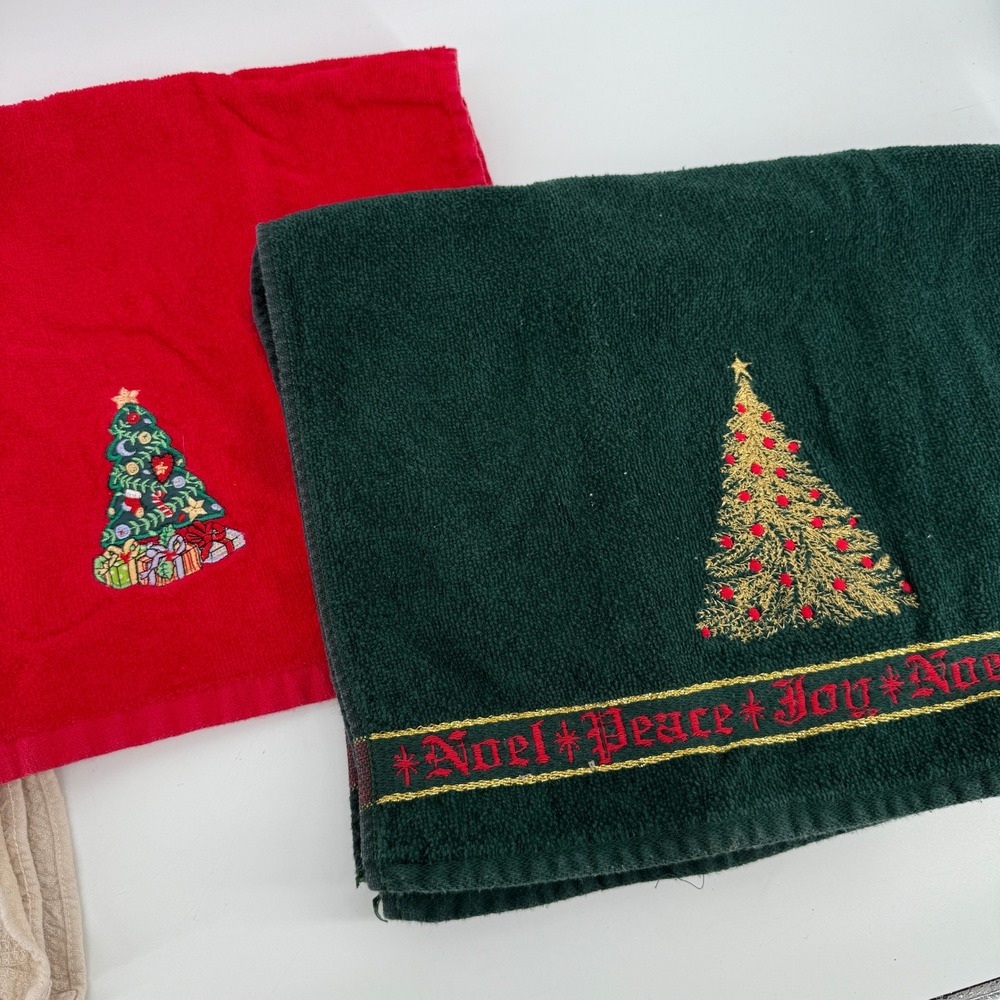Vintage Christmas Towels Lot 9 Embroidered Trees Santa Poinsettia Holiday Decor - Picture 3 of 13